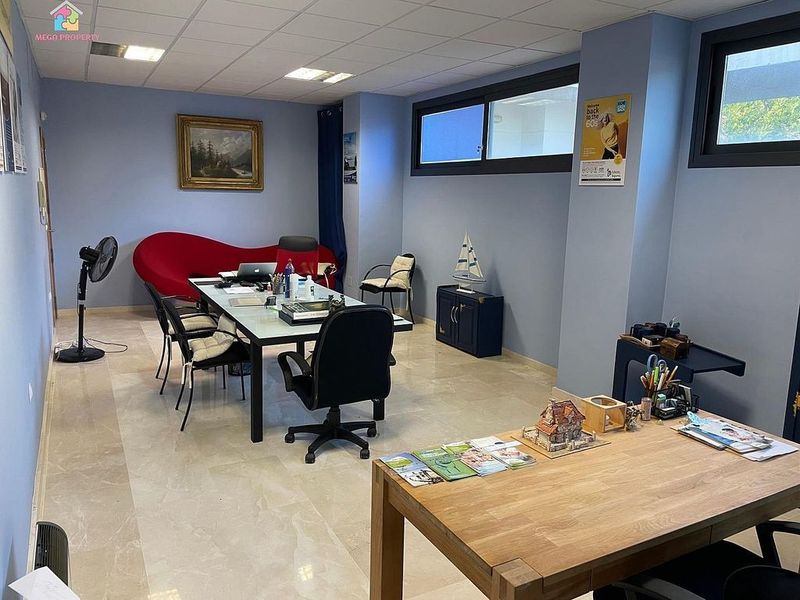 54m² Office in Cadiz, Spain No. 220242