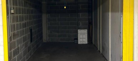 1 room Garage in Parma, Italy No. 232707 5