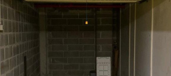 1 room Garage in Parma, Italy No. 232707 3