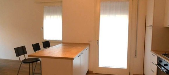 5 bedrooms Apartment in Padua, Italy No. 346008 4