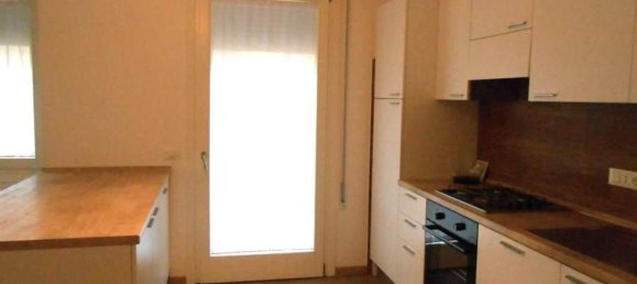 5 bedrooms Apartment in Padua, Italy No. 346008 7
