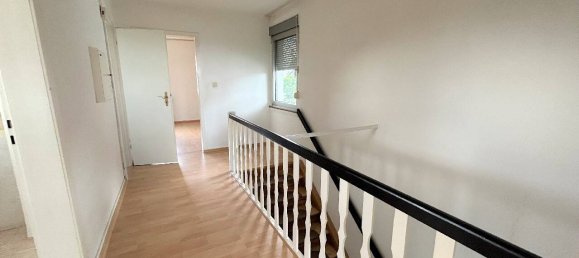 Таунхаус с 4 комнатами в Рейн-Зиг, Германия № 207944 9