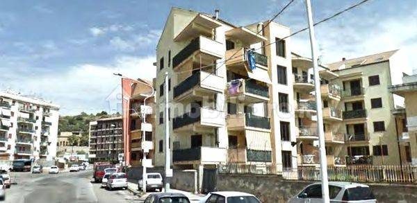 Квартира с 4 спальнями в Мессина, Италия № 38253