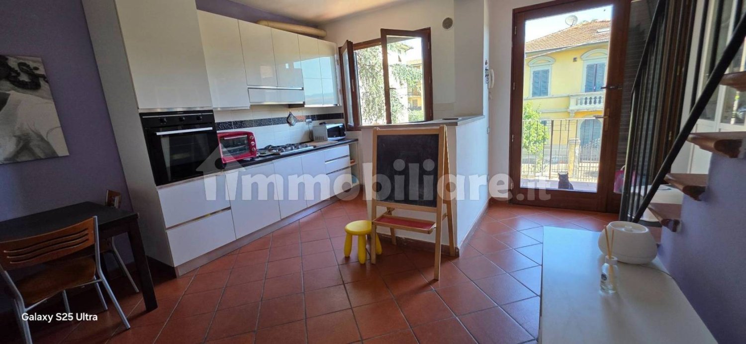2 bedrooms Apartment in Signa, Italy No. 299252