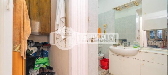 3 rooms Apartment in Rome, Italy No. 83721 21