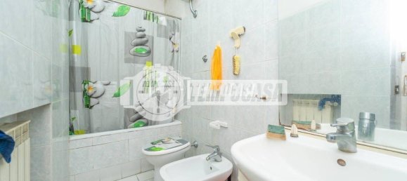 3 rooms Apartment in Rome, Italy No. 83721 24