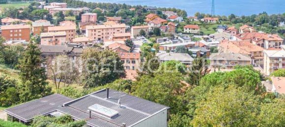 4 غرف نوم فيلا في Vercurago, Italy رقم 108424 32