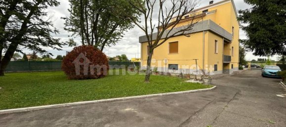 6 bedrooms Villa in Parma, Italy No. 373882 3
