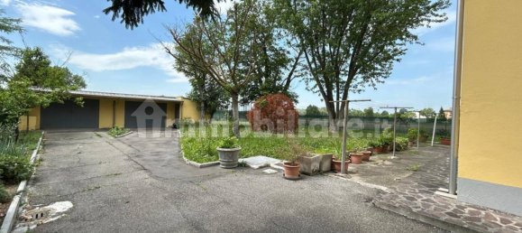 6 bedrooms Villa in Parma, Italy No. 373882 5