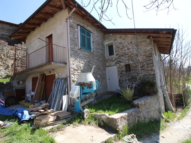 2 bedrooms House in Cravanzana, Italy No. 334903