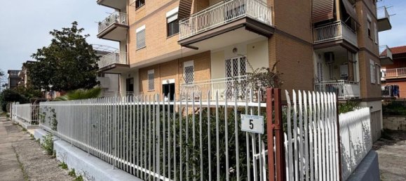 5 rooms Apartment in Latina, Italy No. 13576 20