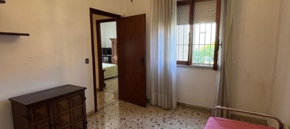 5 rooms Apartment in Latina, Italy No. 13576 12