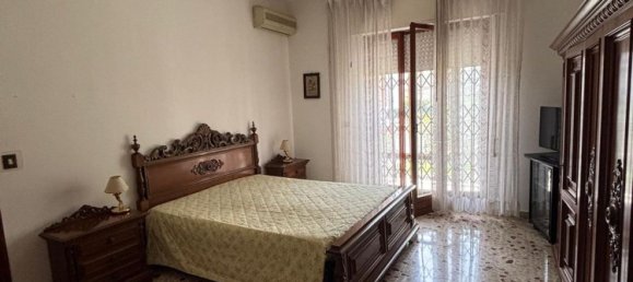 5 rooms Apartment in Latina, Italy No. 13576 3