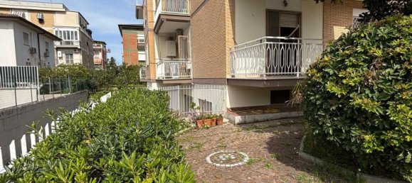 5 rooms Apartment in Latina, Italy No. 13576 32