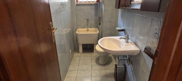 5 rooms Apartment in Latina, Italy No. 13576 16