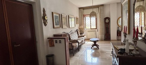 5 rooms Apartment in Latina, Italy No. 13576 44