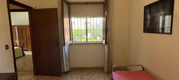 5 rooms Apartment in Latina, Italy No. 13576 15