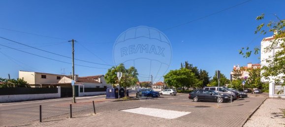 204m² Commercial property in Setubal, Portugal No. 141098 31