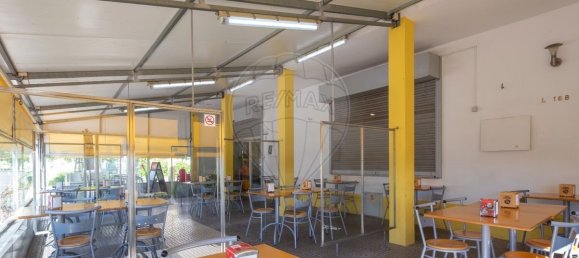 204m² Commercial property in Setubal, Portugal No. 141098 20