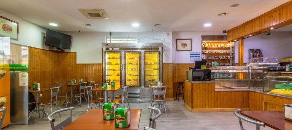 204m² Commercial property in Setubal, Portugal No. 141098 14