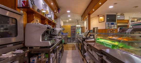 204m² Commercial property in Setubal, Portugal No. 141098 10