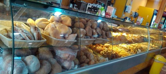 204m² Commercial property in Setubal, Portugal No. 141098 6