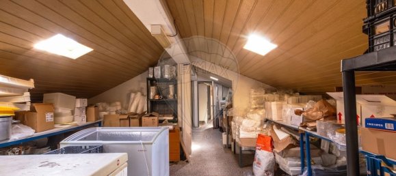 204m² Commercial property in Setubal, Portugal No. 141098 28