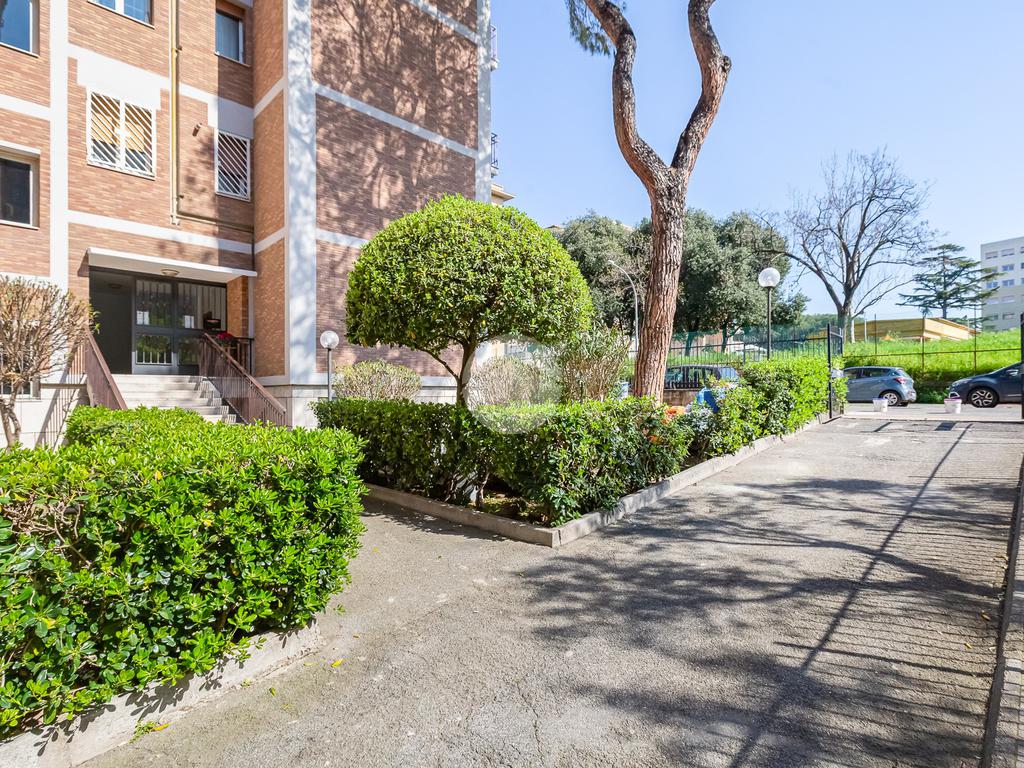 2 bedrooms Apartment in Rome, Italy No. 54750