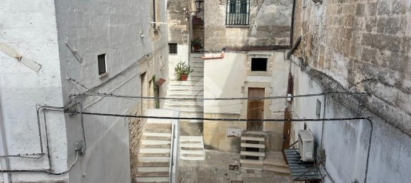 Casa de 2 habitaciónes en Oria, Italy No. 27971 27