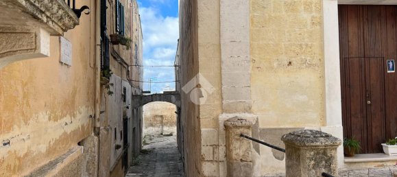 Casa de 2 habitaciónes en Oria, Italy No. 27971 21