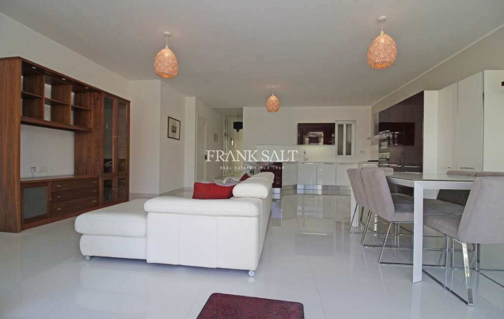 Apartamento T3 em Swieqi, Malta N.º 4393