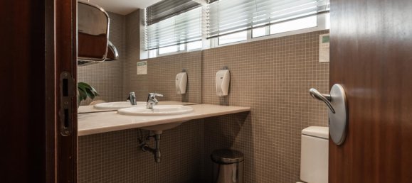 5 bedrooms Villa in Lisbon, Portugal No. 110594 17