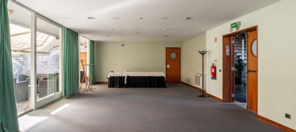 5 bedrooms Villa in Lisbon, Portugal No. 110594 10