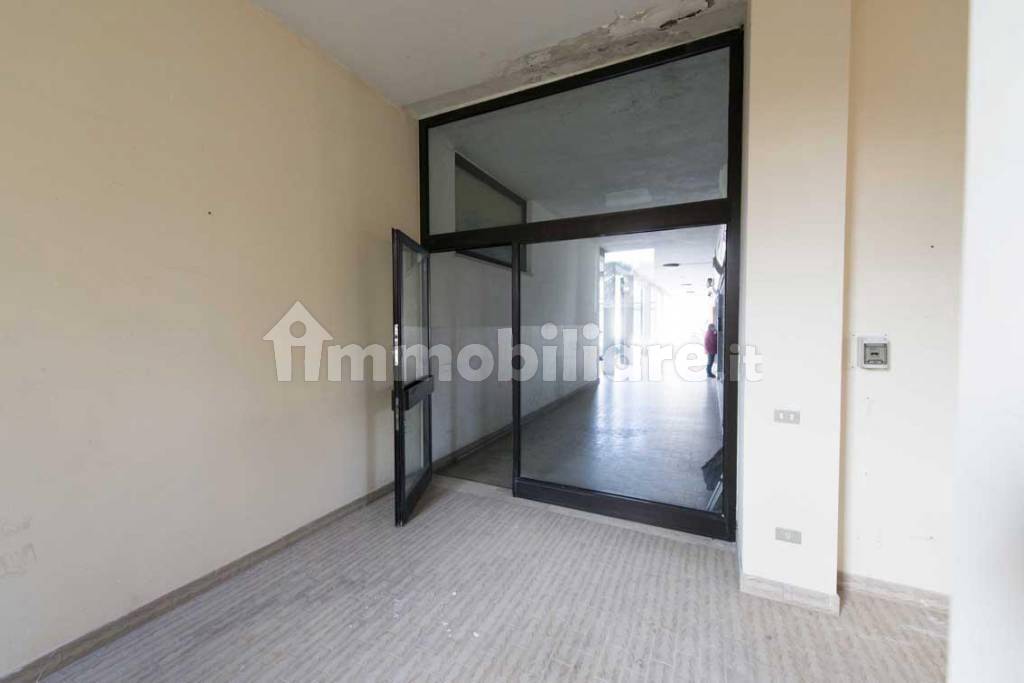 1-Zimmer Gewerbliche Immobilie in Buttapietra, Italy, Nr. 142656