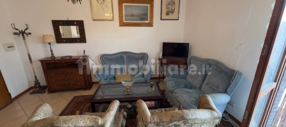 3 bedrooms Apartment in Rome, Italy No. 333579 4