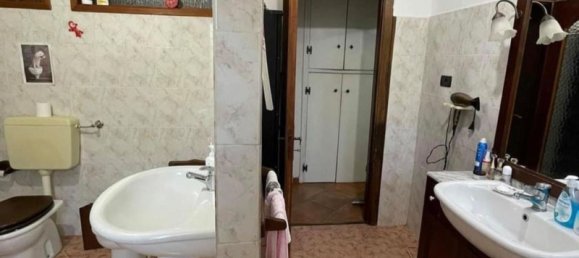 6 rooms House in Molare, Italy No. 150943 4