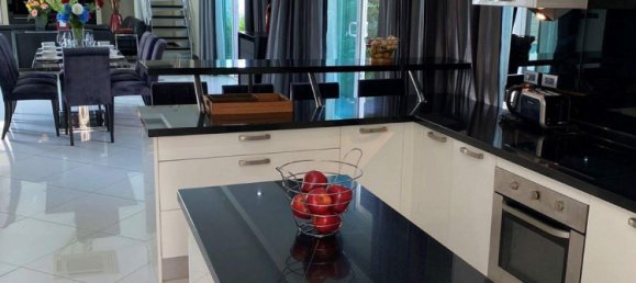 5 bedrooms Cafe / restaurant in Pattaya, Thailand No. 1263 10