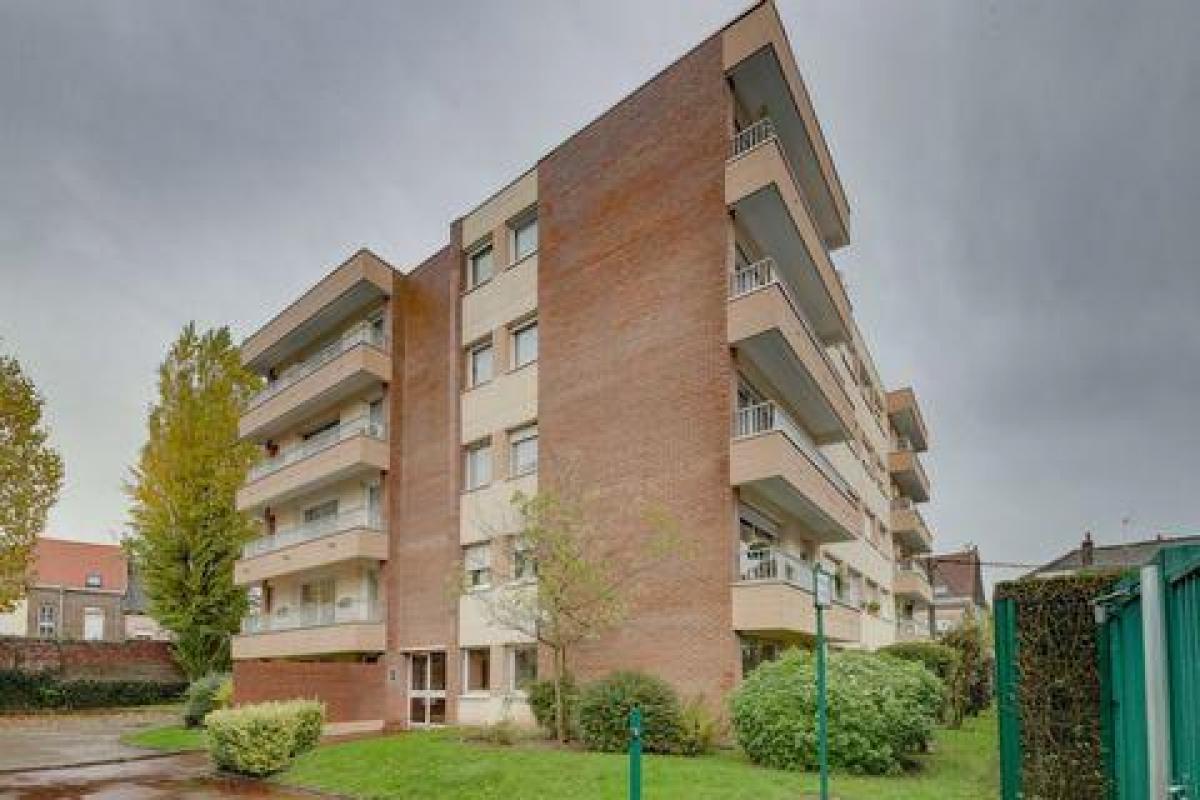 2 bedrooms Condo in Loos, France No. 33057