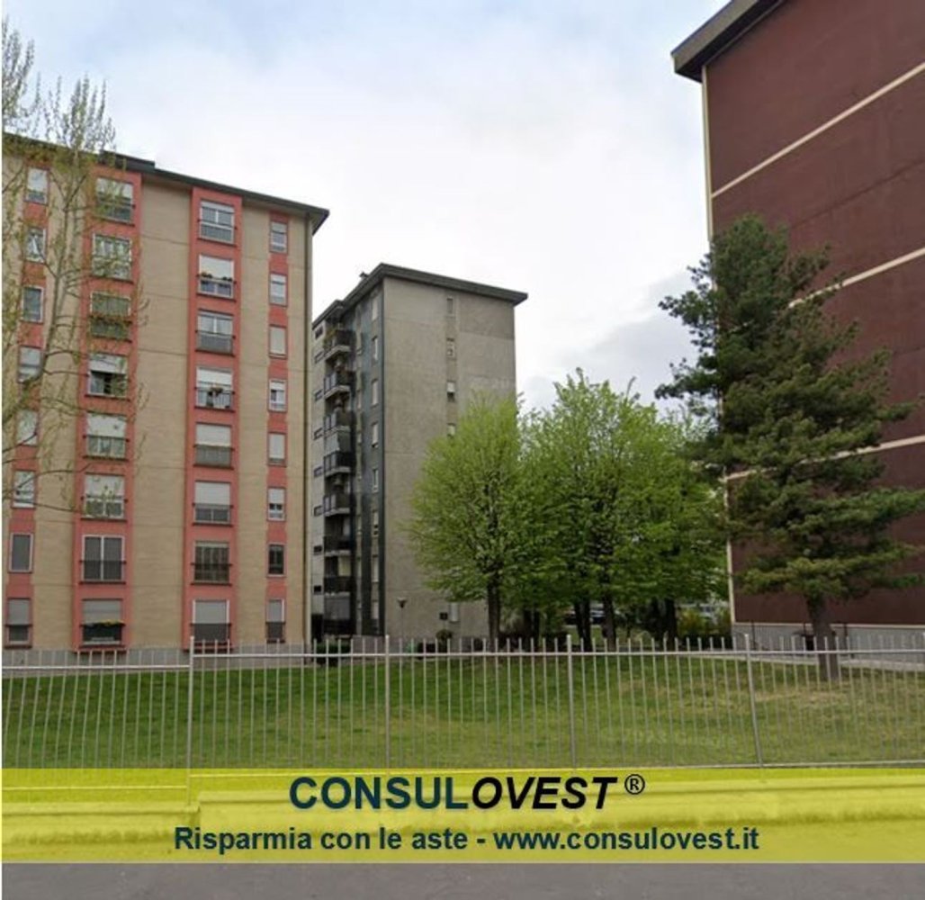 3 bedrooms Apartment in Milan, Italy No. 401894