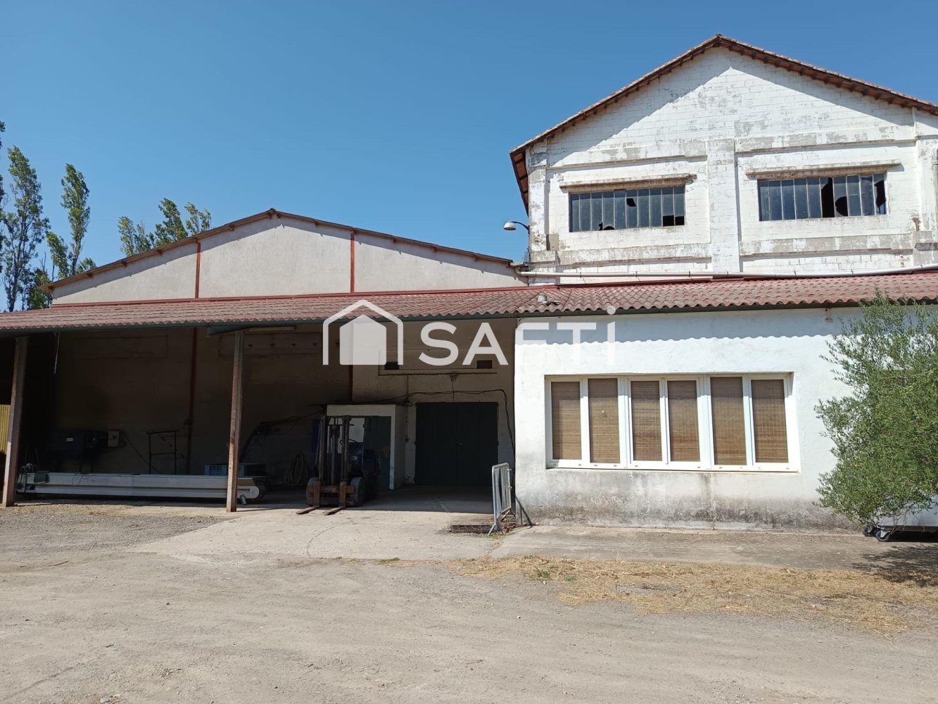 10 rooms Commercial property in Occitanie, France No. 337281