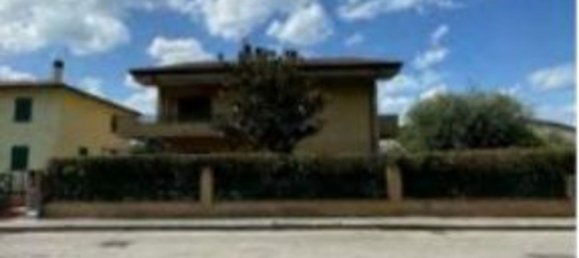 5 rooms Apartment in Bastia Umbra, Italy No. 43021 3