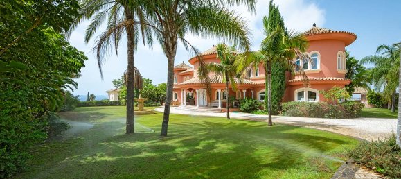 8 bedrooms Villa in Estepona, Spain No. 55334 2