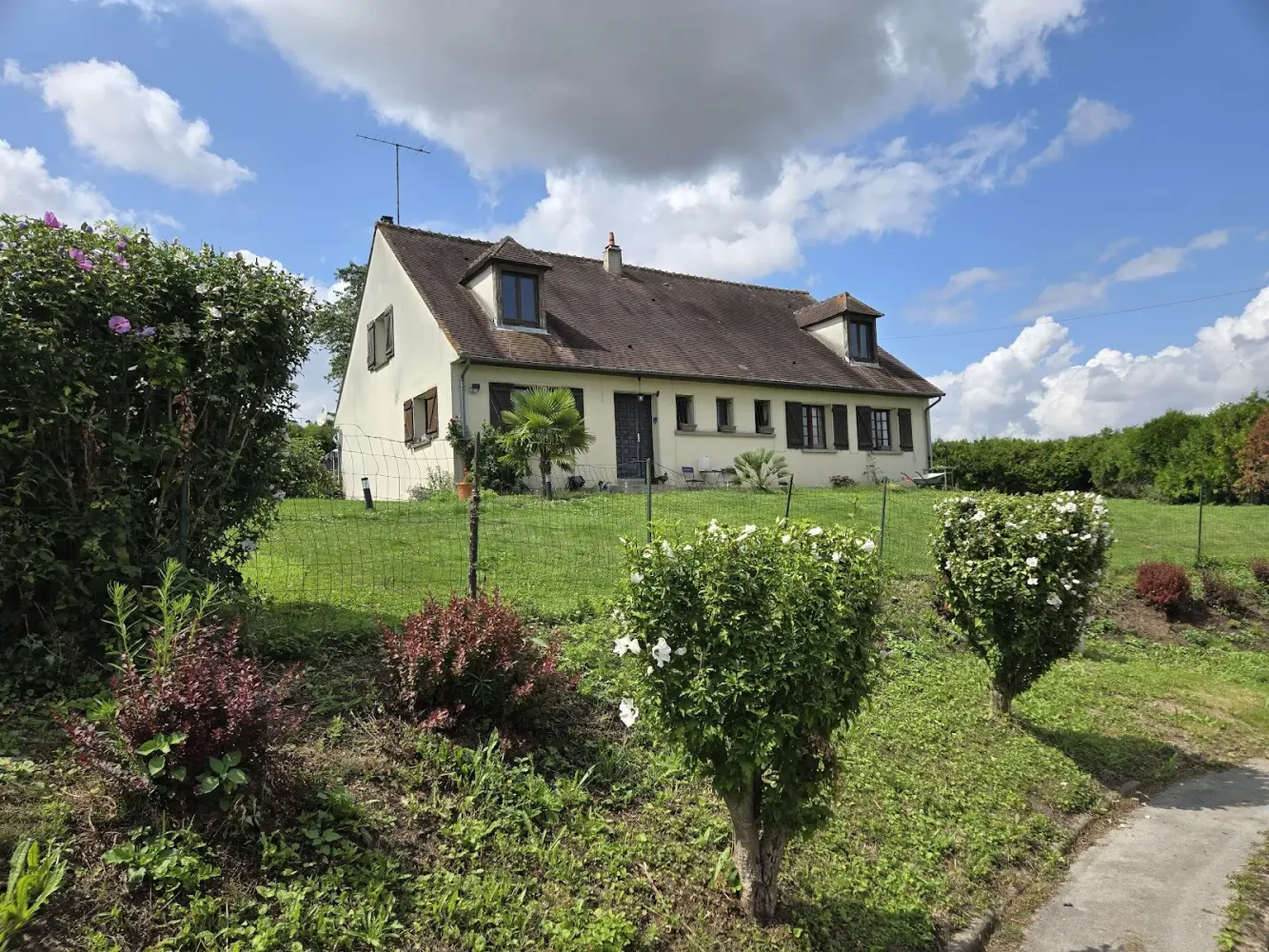 Casa de 3 dormitorios en Grandfresnoy, France No. 317049