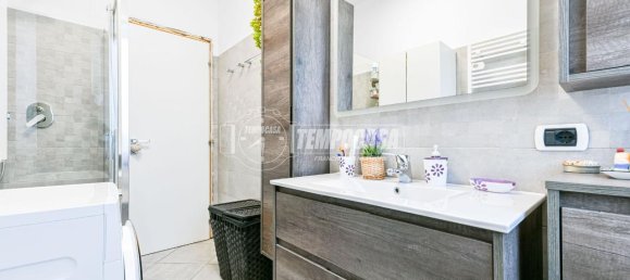 Квартира с 2 комнатами в Сеграте, Италия № 107234 13