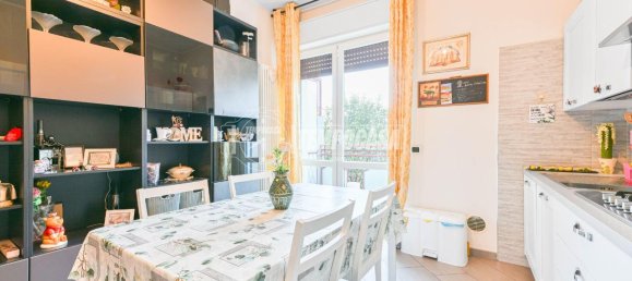 Квартира с 2 комнатами в Сеграте, Италия № 107234 4