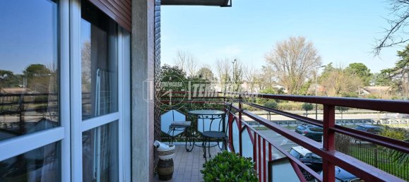 Квартира с 2 комнатами в Сеграте, Италия № 107234 17