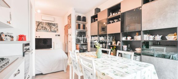 Квартира с 2 комнатами в Сеграте, Италия № 107234 5