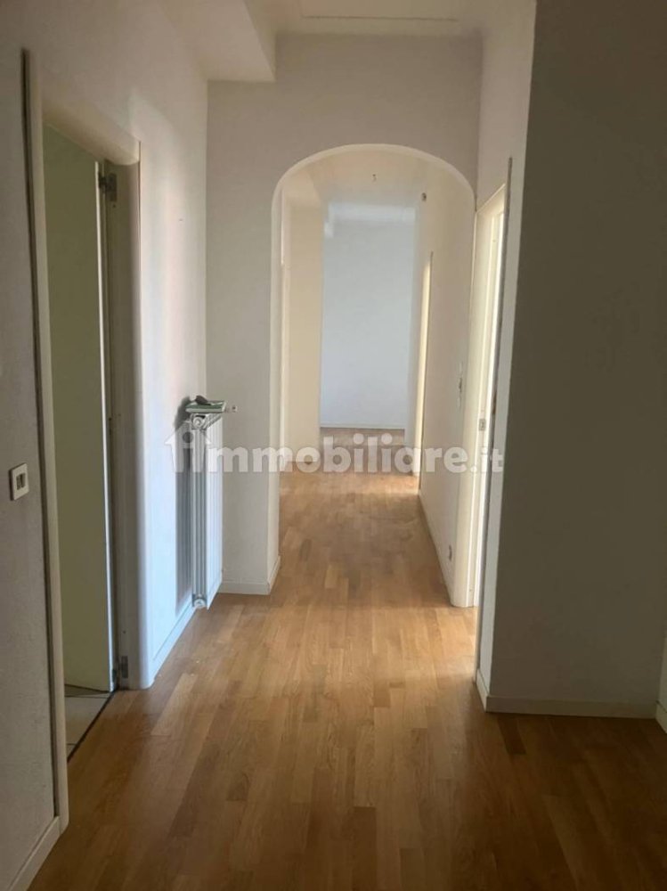 Apartamento de 2 dormitorios en Brescia, Italy No. 292011