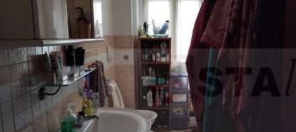 2-salle Appartement à Desio, Italy No. 8577 3