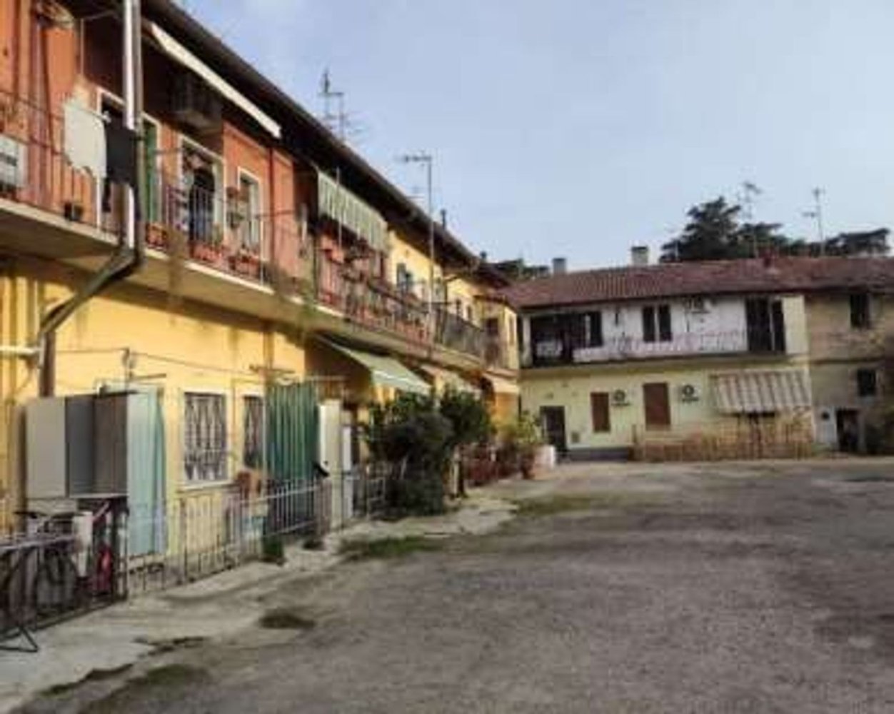 2-salle Appartement à Desio, Italy No. 8577